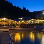 Nikolas House Lower Bay 아파트 Agní