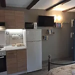 Nikolas House Lower Bay 아파트 Agní